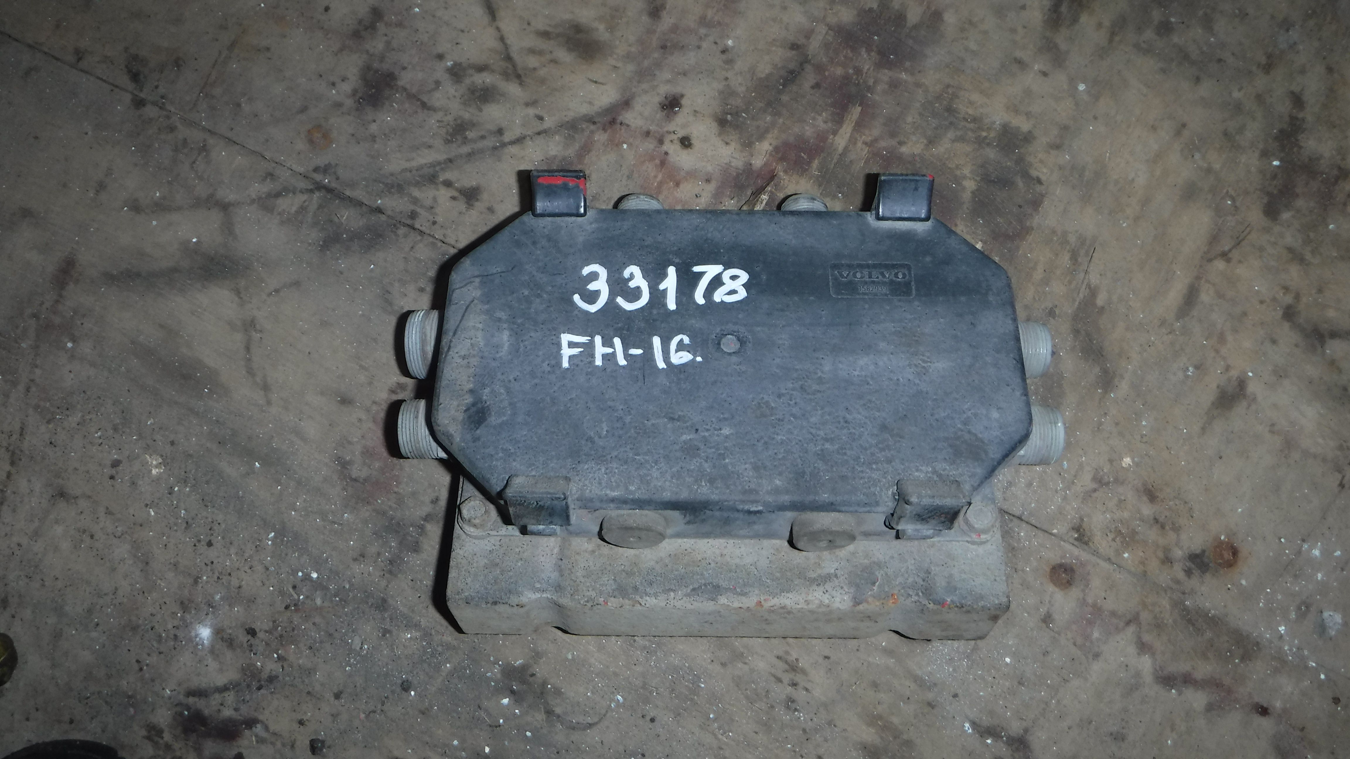 Коробка распределительная Volvo F16 1582939 TD162